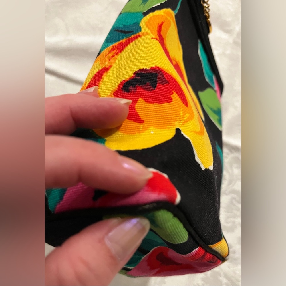 Dior Beauty Vintage Cosmetics Pouch with Dior Ribbon in Floral Design - Picture 9 of 10
